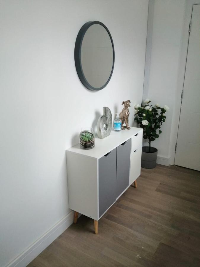 Apartment No 8 - Stay In Style In The Heart Of The Cathedral City. Truro Ngoại thất bức ảnh