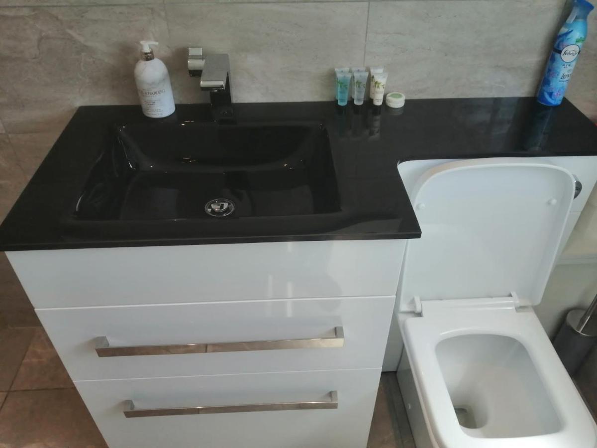 Apartment No 8 - Stay In Style In The Heart Of The Cathedral City. Truro Ngoại thất bức ảnh