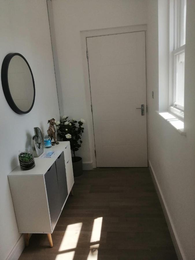 Apartment No 8 - Stay In Style In The Heart Of The Cathedral City. Truro Ngoại thất bức ảnh